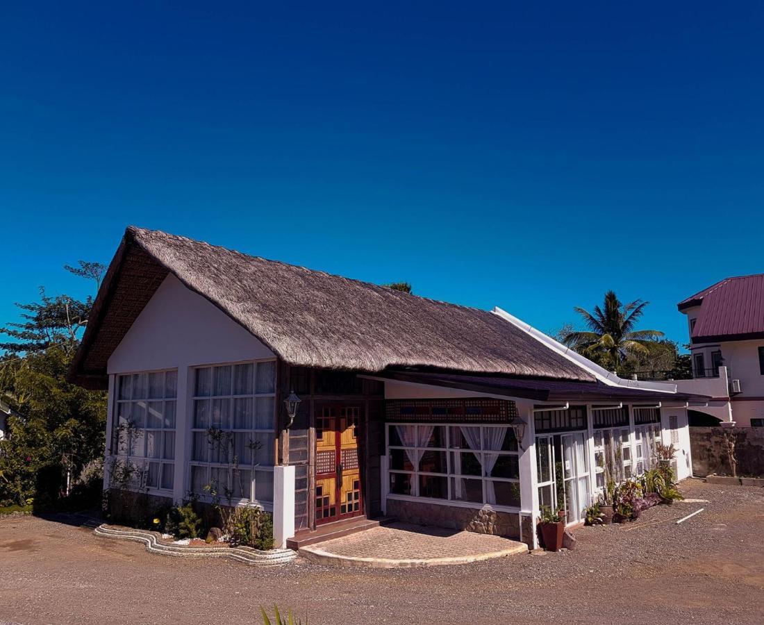 Casa Victoria Resort And Restaurant Pagudpud Exterior foto